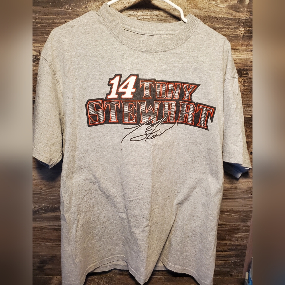 Tony Stewart NASCAR  2009 Daytona Win T-Shirt Size‎ Men's Large Racing Gray